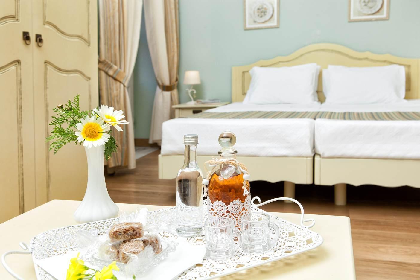 Egli Hotel Ándros Buitenkant foto