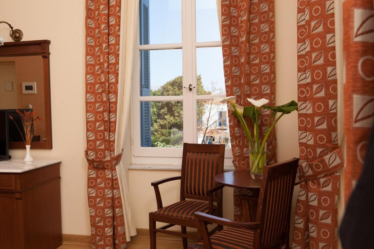 Egli Hotel Ándros Buitenkant foto